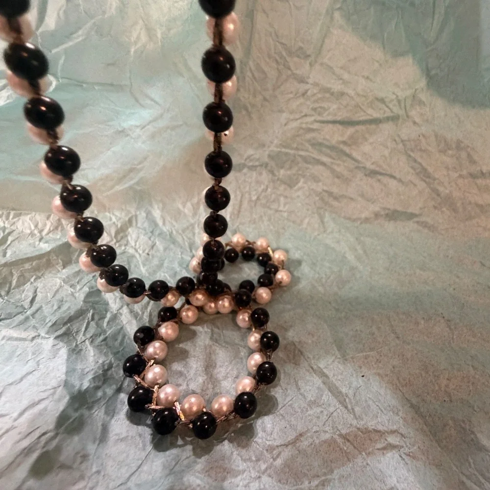 Vintage Style Black and White‎ Faux Pearl Woven Silver Chain Necklace 24 Inch